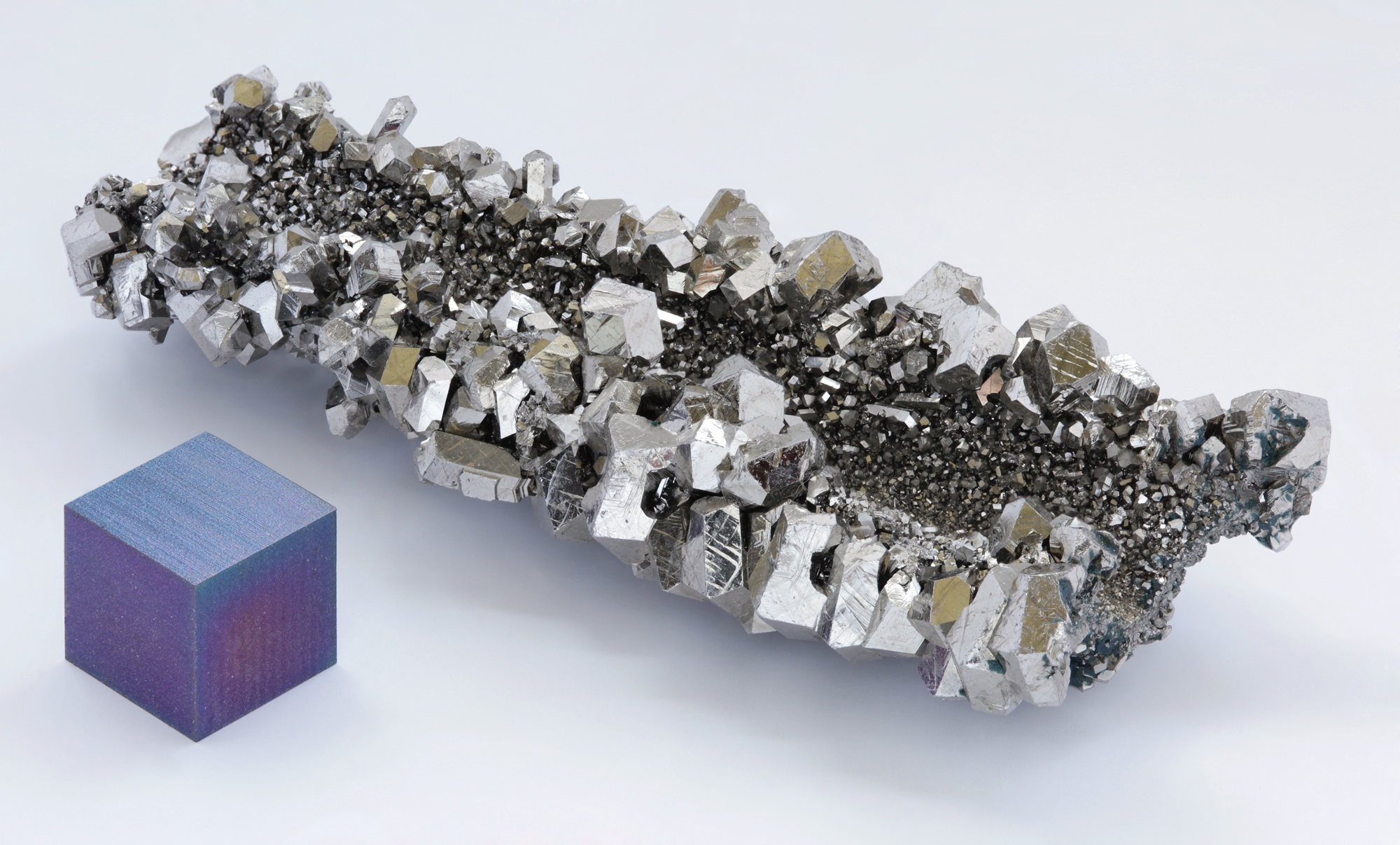 Niobium Crystals And 1Cm3 Cube